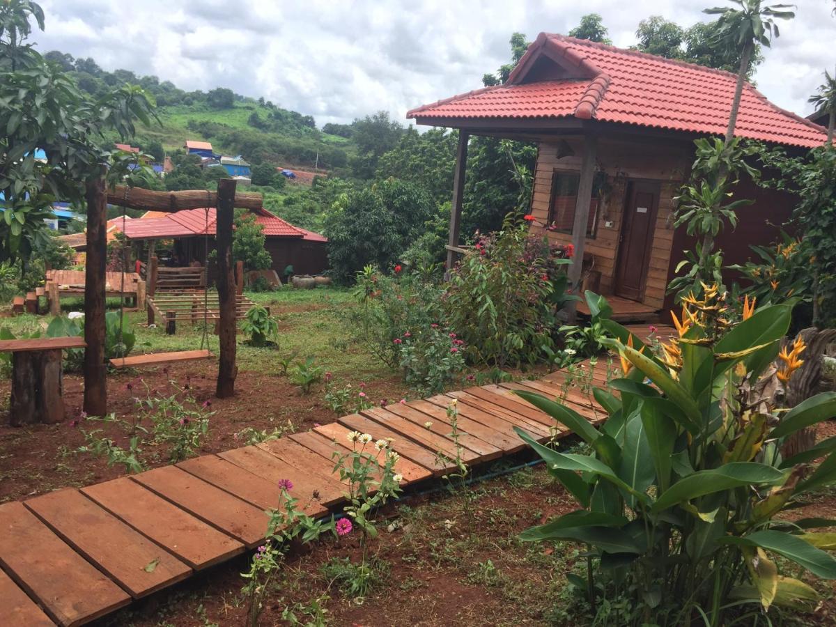 Ferienwohnung Familyhouse & Trekking Banlung Exterior foto