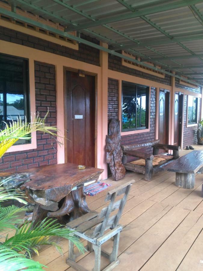 Ferienwohnung Familyhouse & Trekking Banlung Exterior foto